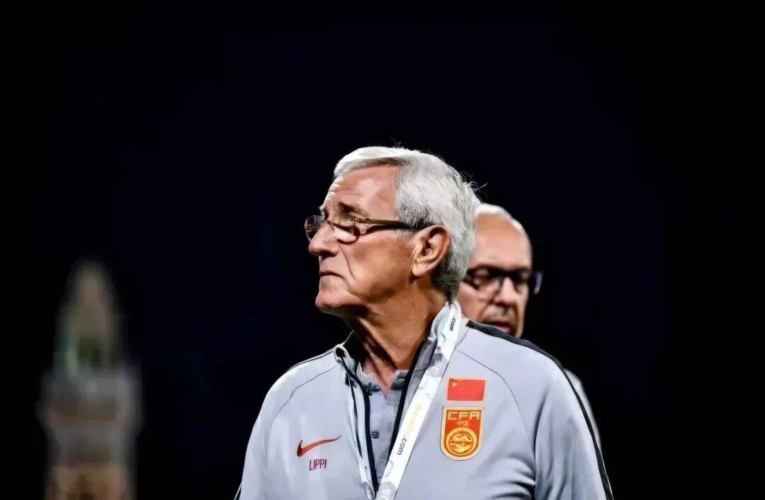 爱游戏官方入口-转折点！莱比锡内部沟通，荷甲赛前攻防权衡，球迷炸锅，赛季目标并未改变-爱游戏官方入口