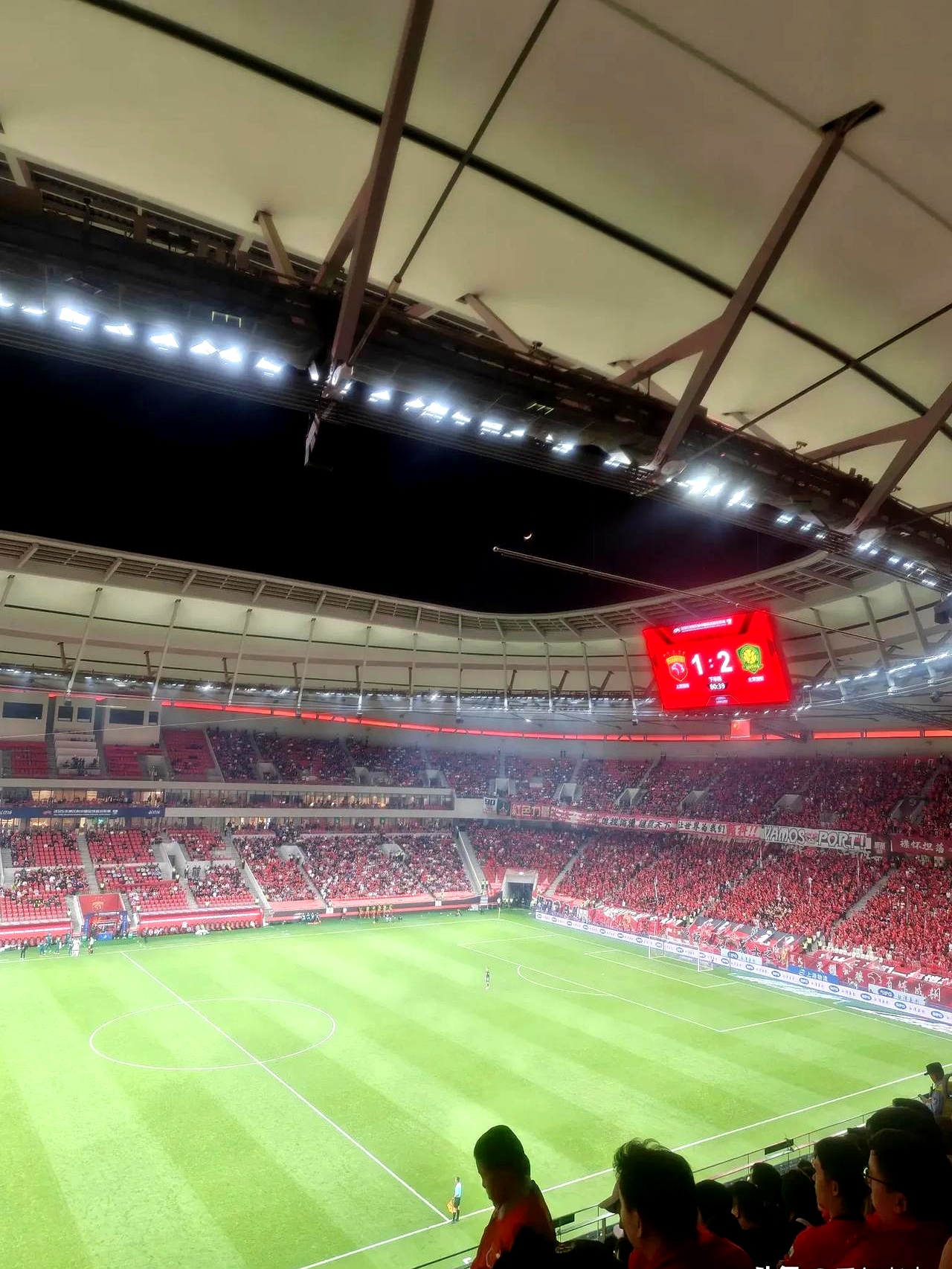 爱游戏中国-西甲赛程吃紧，上海海港冲刺阶段手感冰凉，悬念犹存，阵容厚度经受考验-爱游戏中国