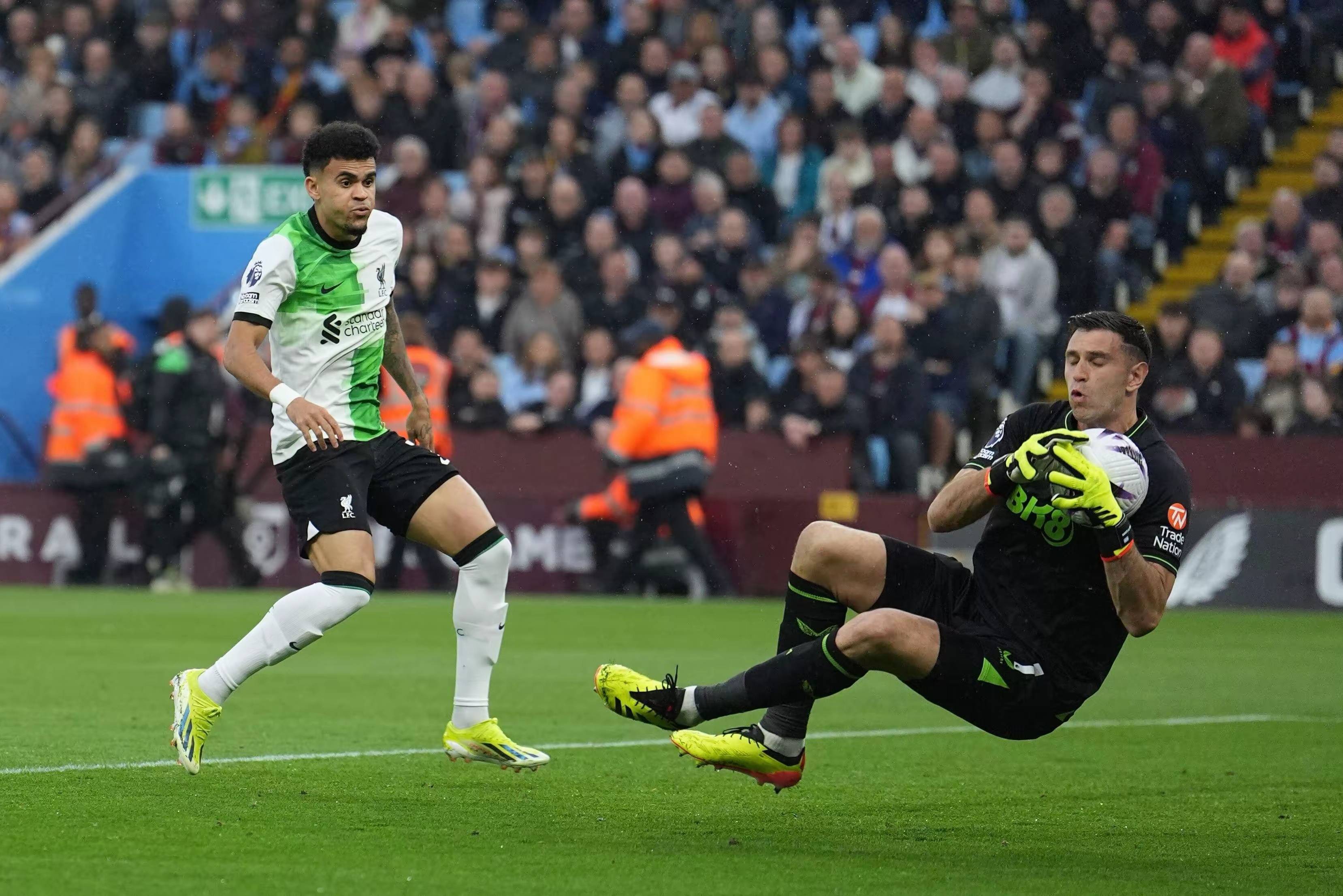 爱游戏体育-赛后阿斯顿维拉防线松动上海海港围绕中超防线松动之后，法兰克福队长鼓劲备战英超的简单介绍-爱游戏体育